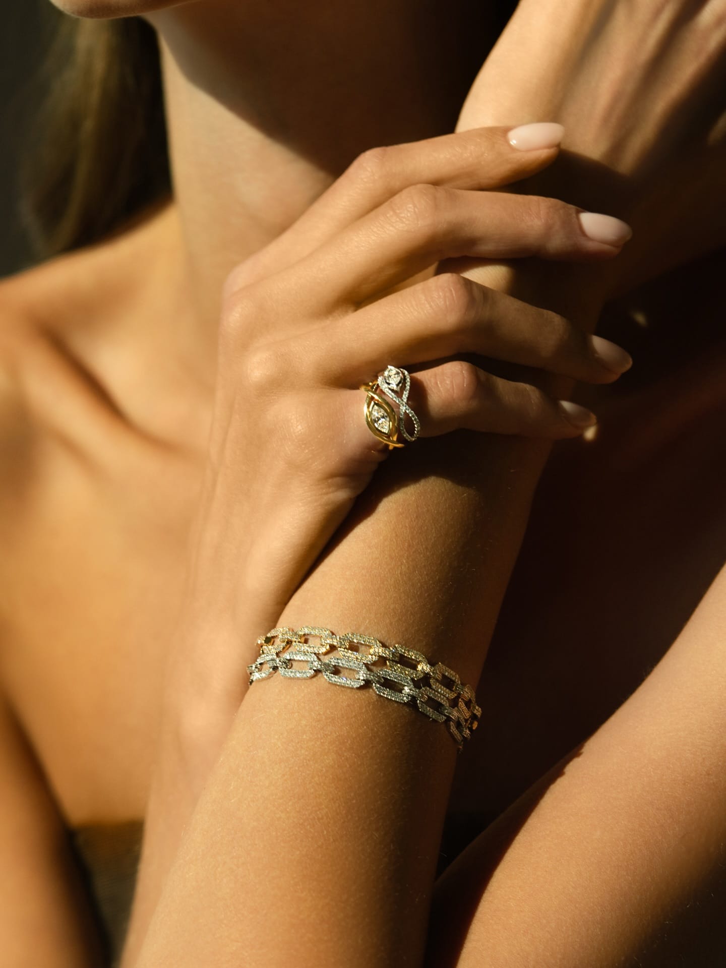 Two tones, single statement. The beauty of mixed metals. ✨ #AUBADEJEWELRY