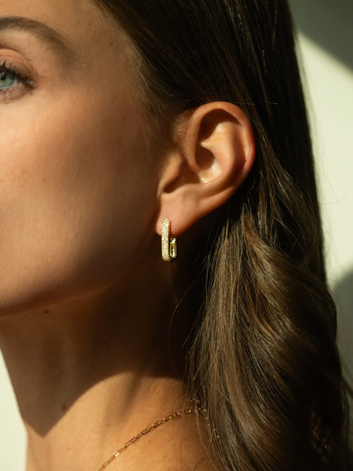 Golden light, minimal layers, and timeless jewels. ✨ #AUBADEJEWELRY